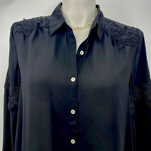 Susan Graver true black long sleeve lace top